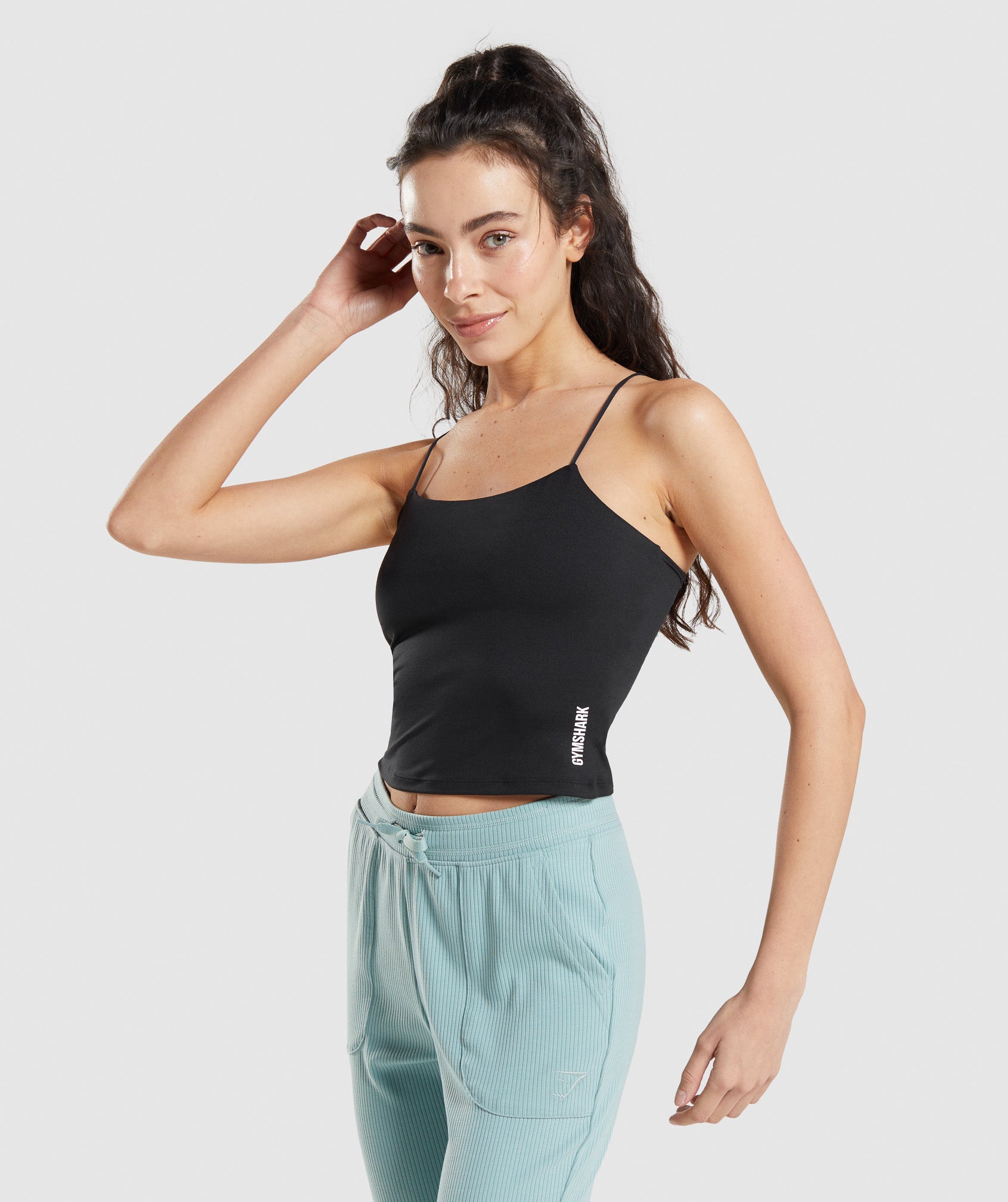 gymshark-pause-cami-tank-black-ss22