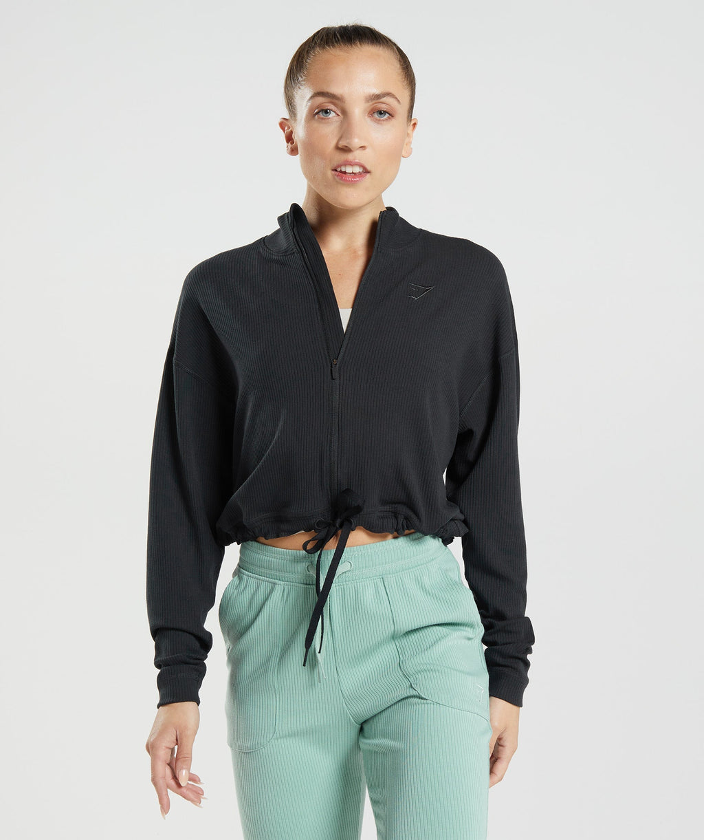 gymshark-pause-zip-up-jacket-black-ss22