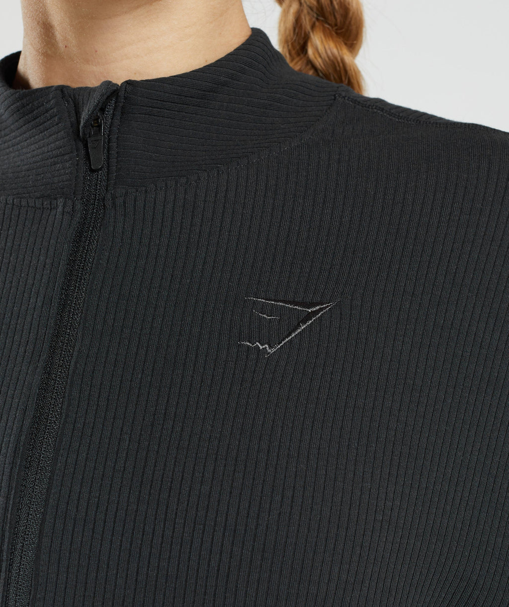 gymshark-pause-zip-up-jacket-black-ss22