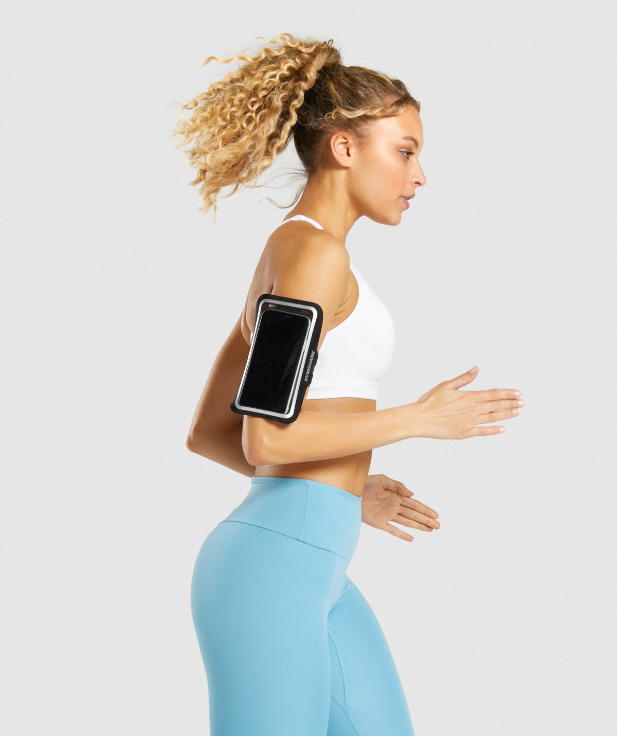 gymshark-phone-strap-black-aw21