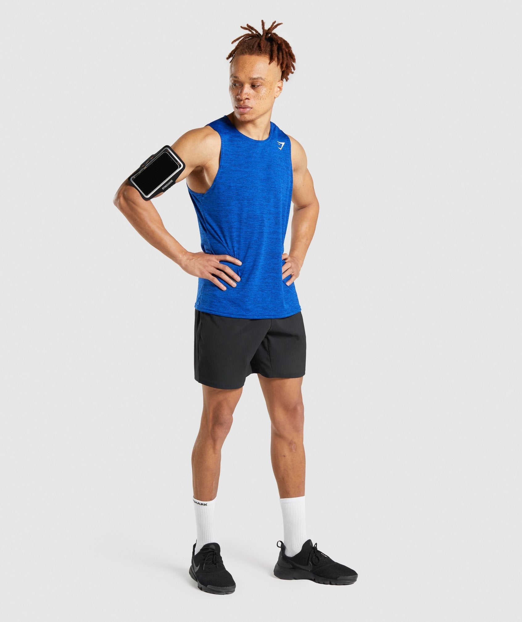 gymshark-phone-strap-black-aw21