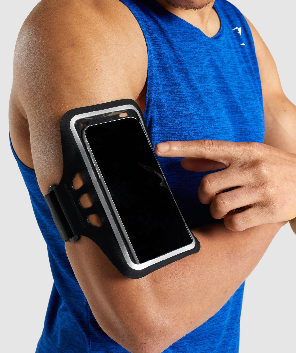 gymshark-phone-strap-black-aw21