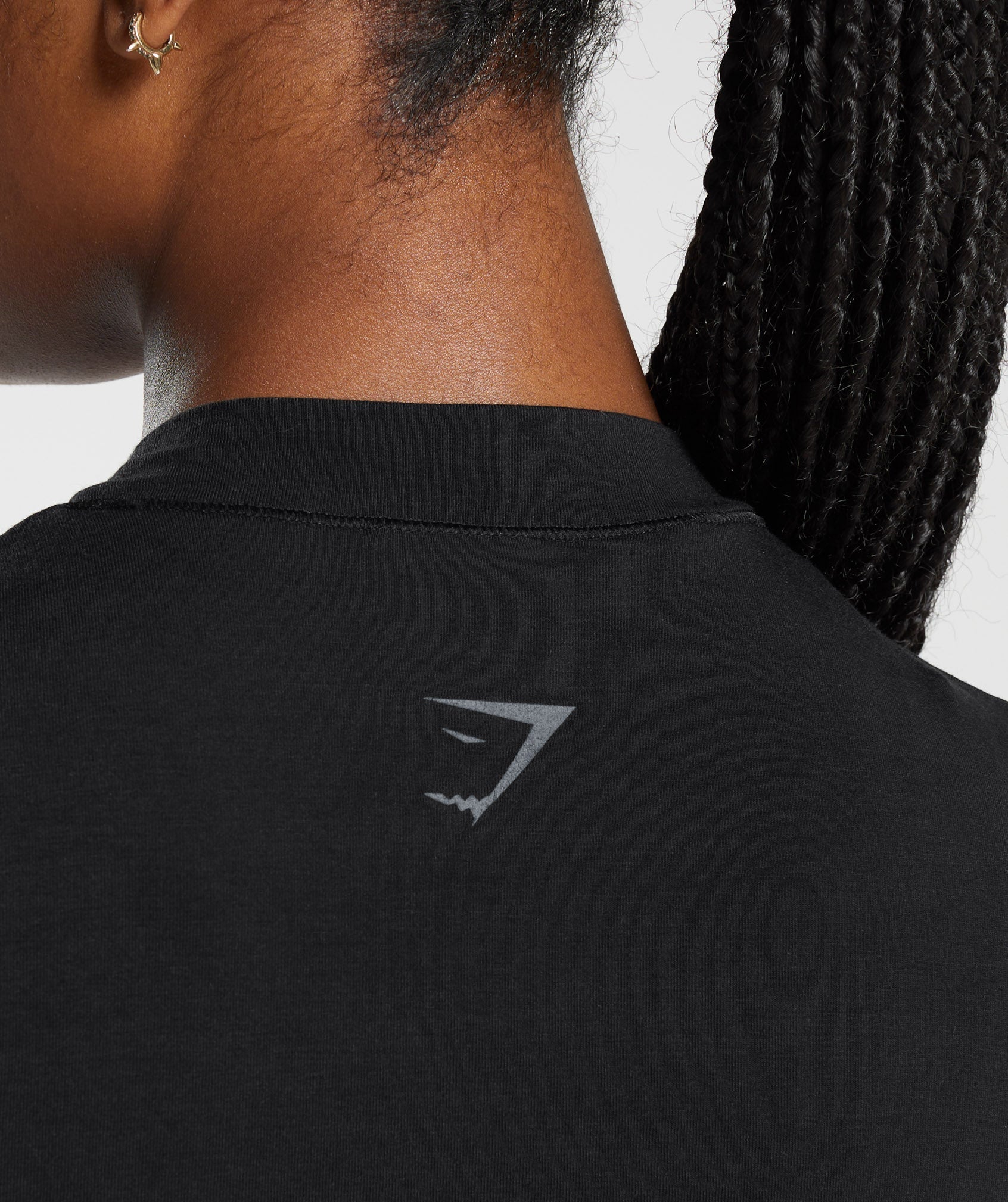 gymshark-phys-ed-graphic-body-fit-t-shirt-black-aw23