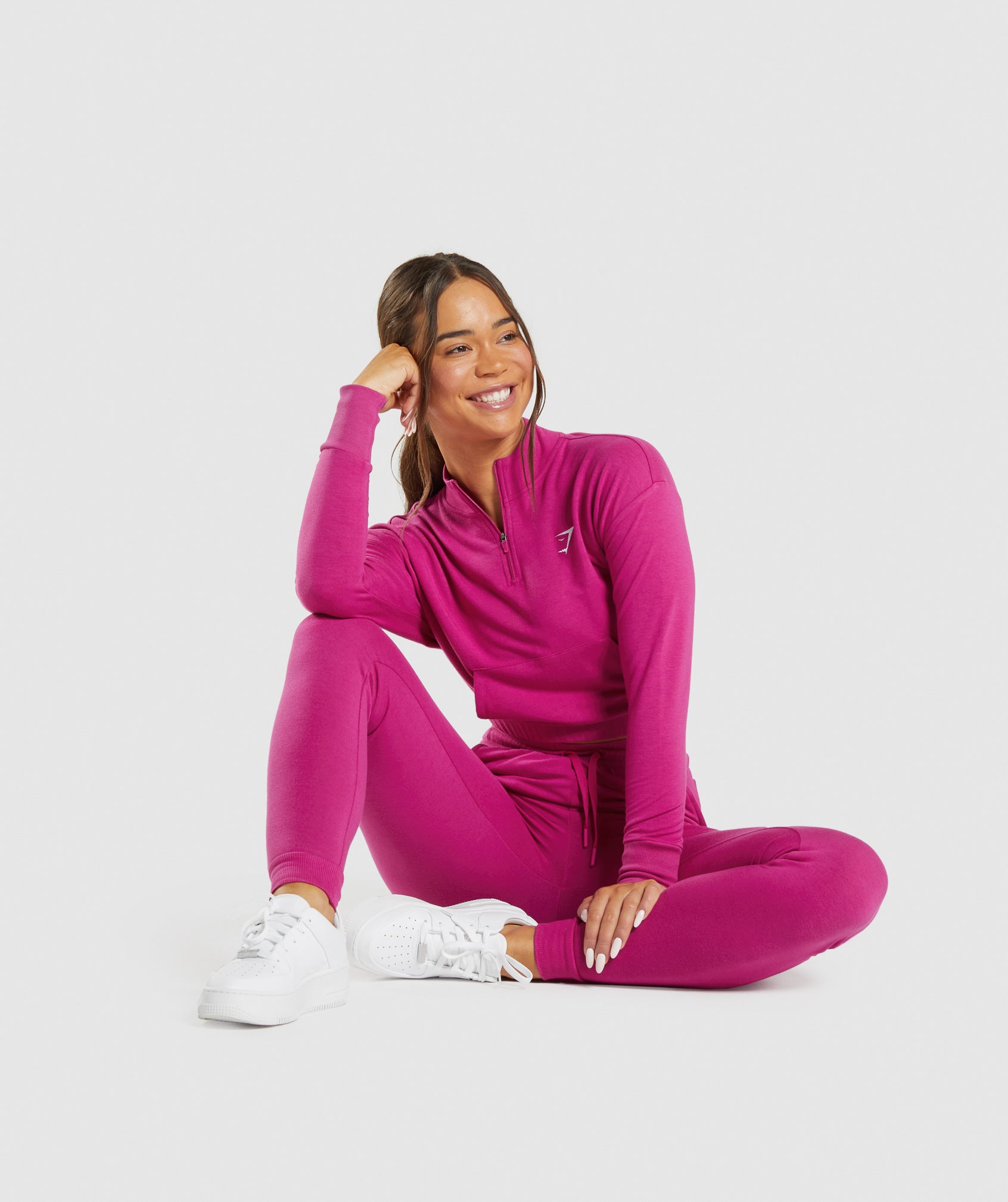 gymshark-training-pippa-pullover-dragon-pink-ss22