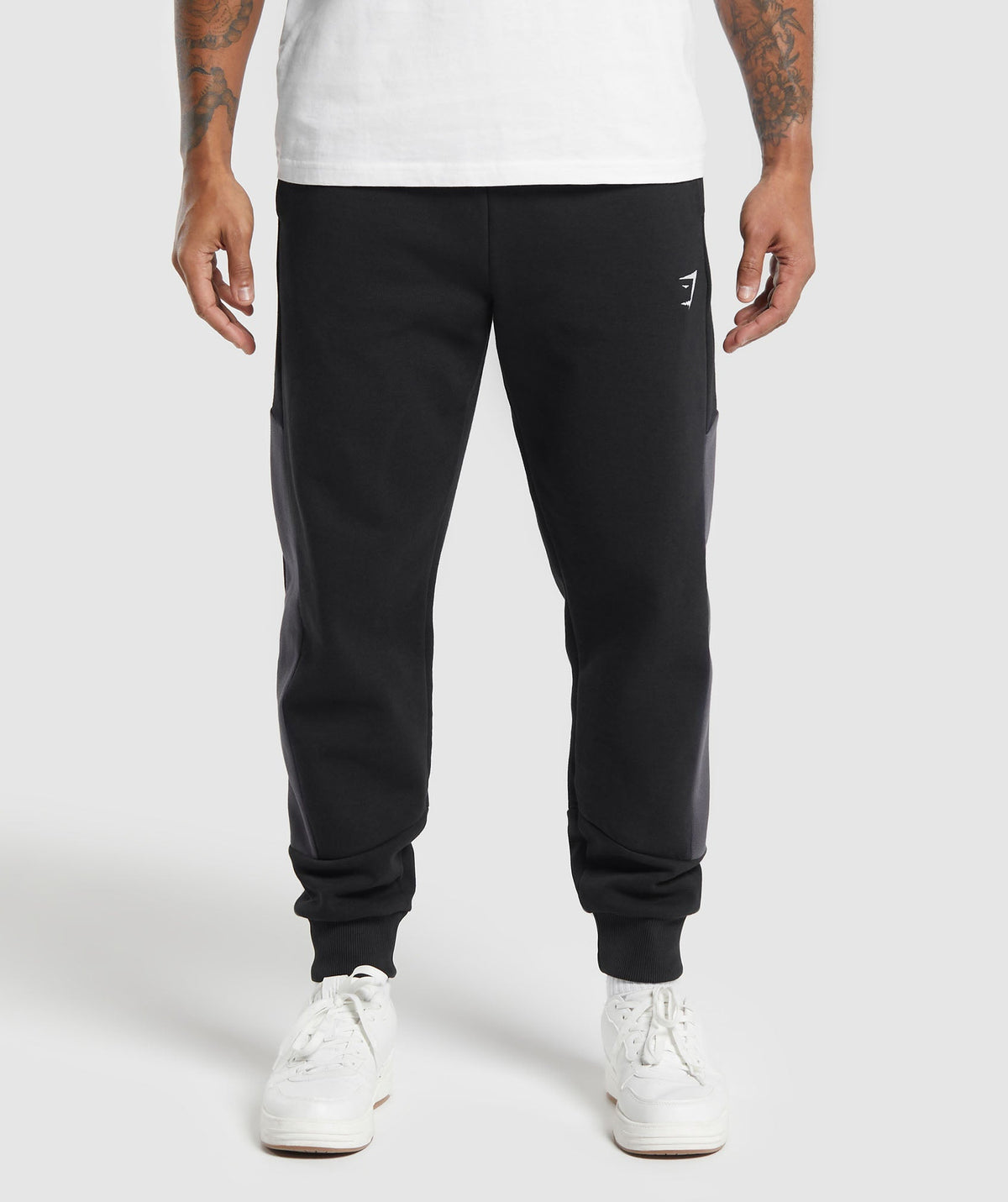gymshark-pique-joggers-black-onyx-grey-ss24