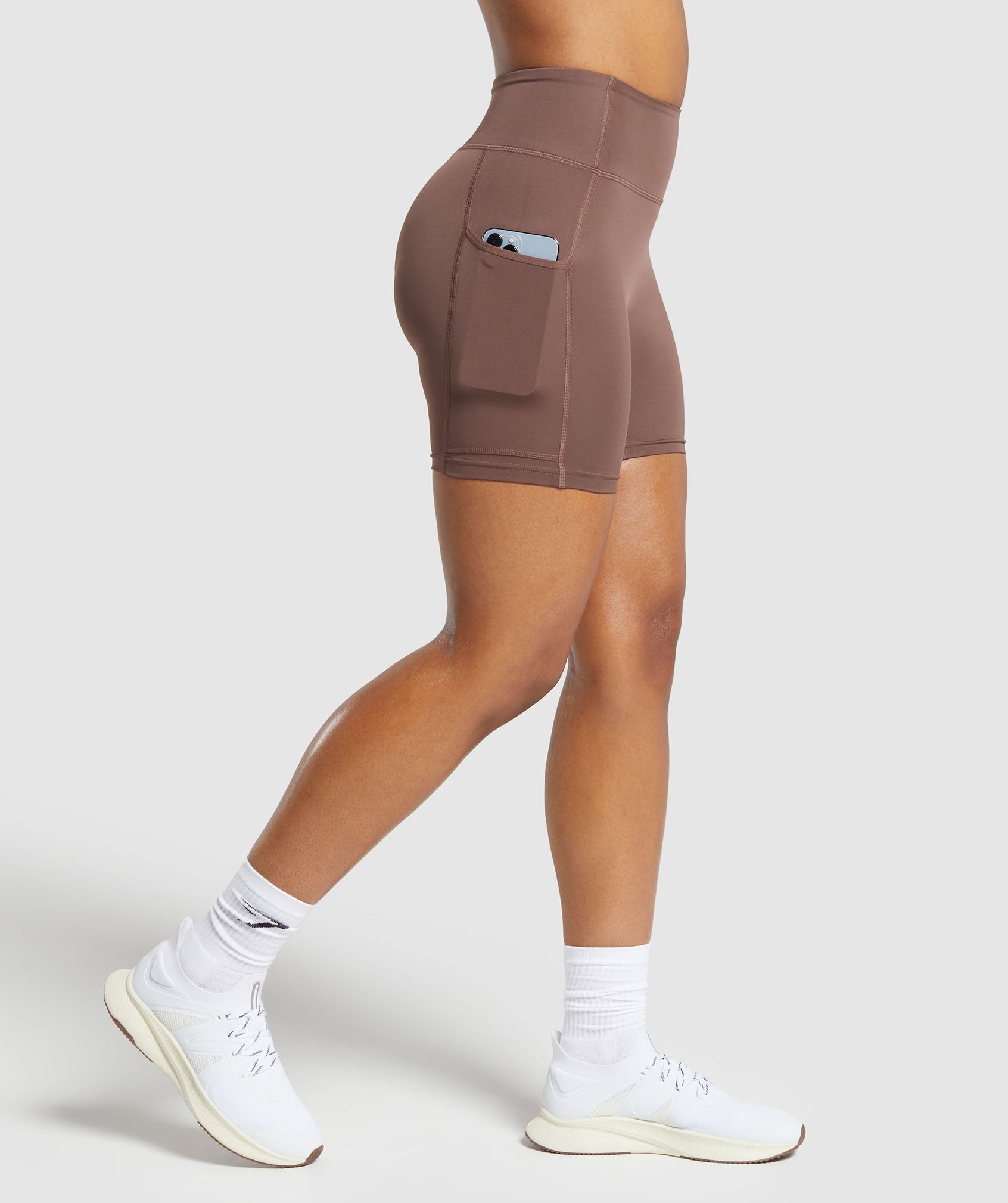 gymshark-pocket-shorts-soft-brown-ss24