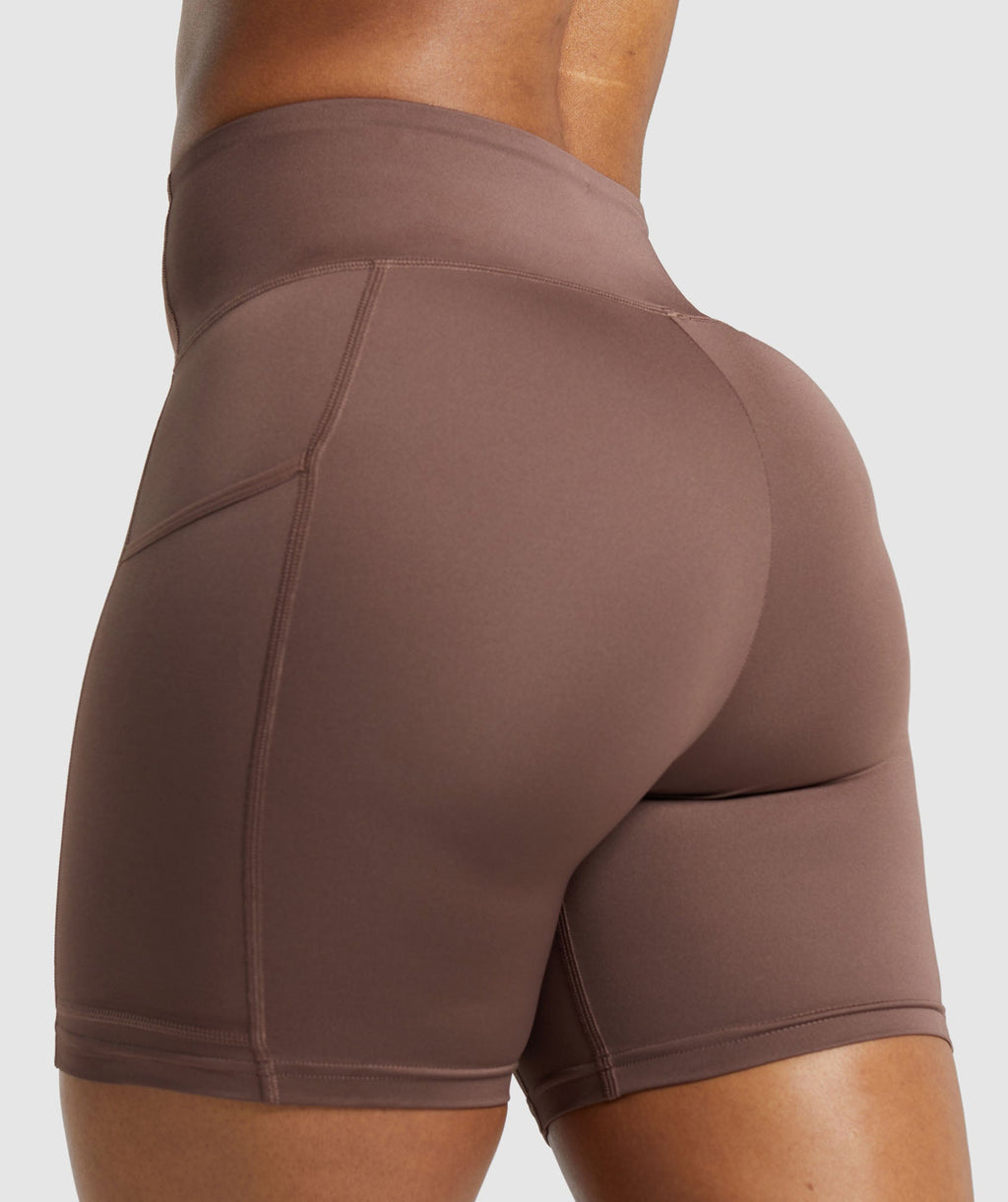 gymshark-pocket-shorts-soft-brown-ss24