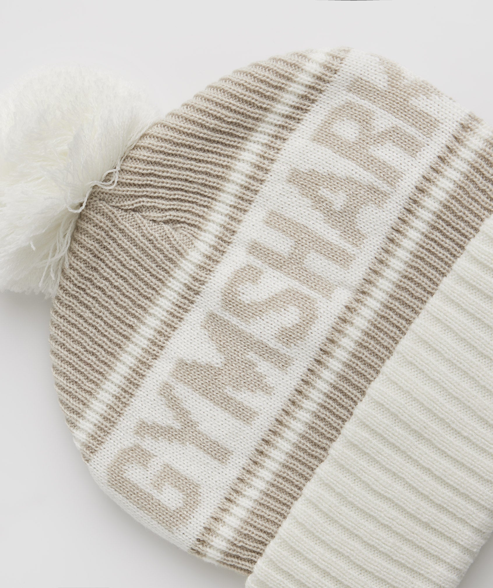 gymshark-pom-beanie-pebble-grey-white-aw22