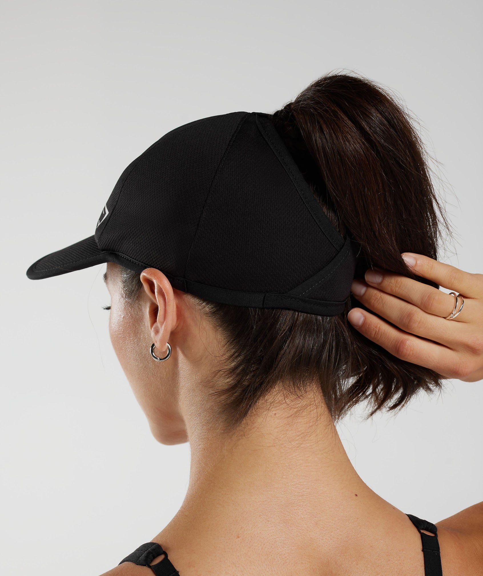 gymshark-ponytail-cap-black-aw22