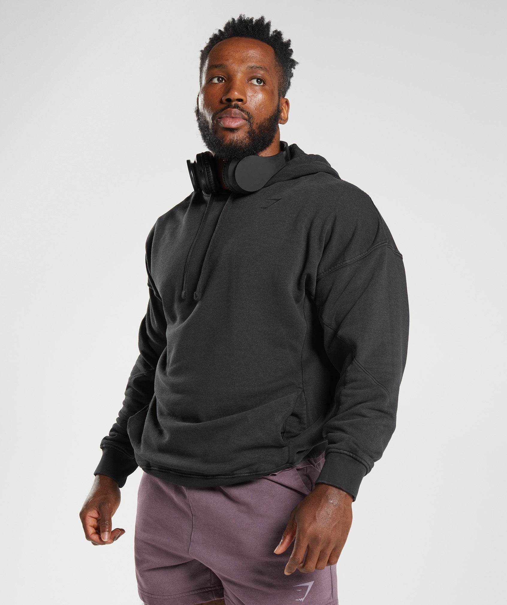gymshark-power-washed-hoodie-black-aw22