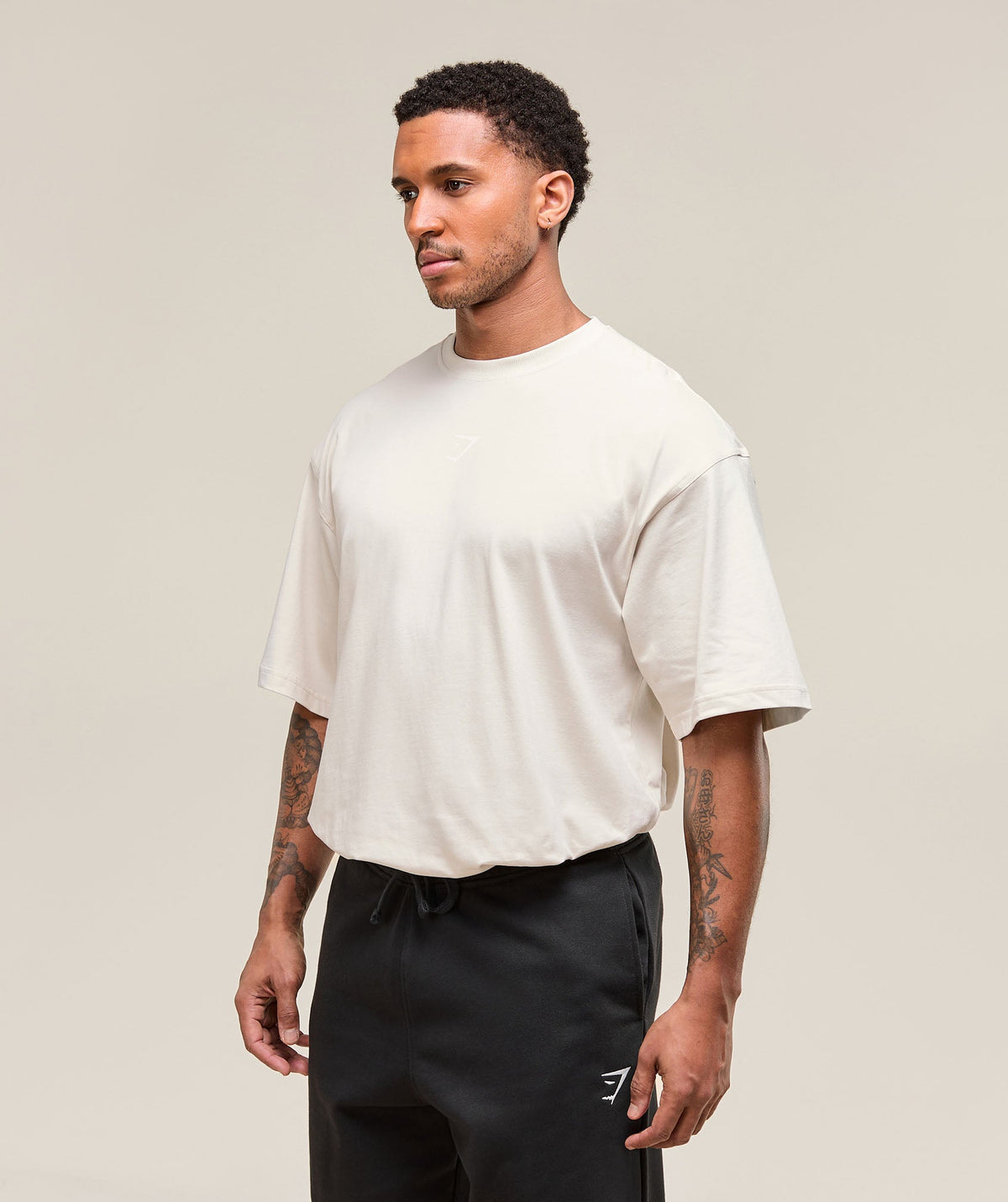 gymshark-power-t-shirt-oat-white-ss25
