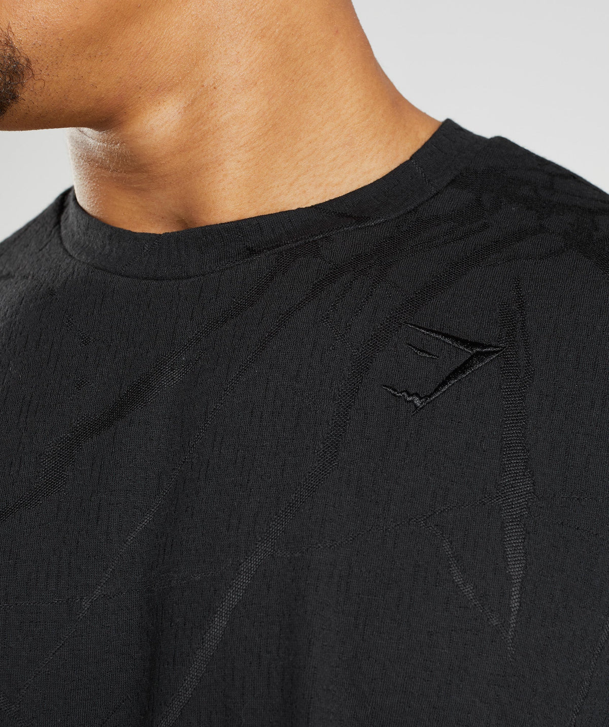gymshark-power-short-sleeve-crew-black-print-ss22