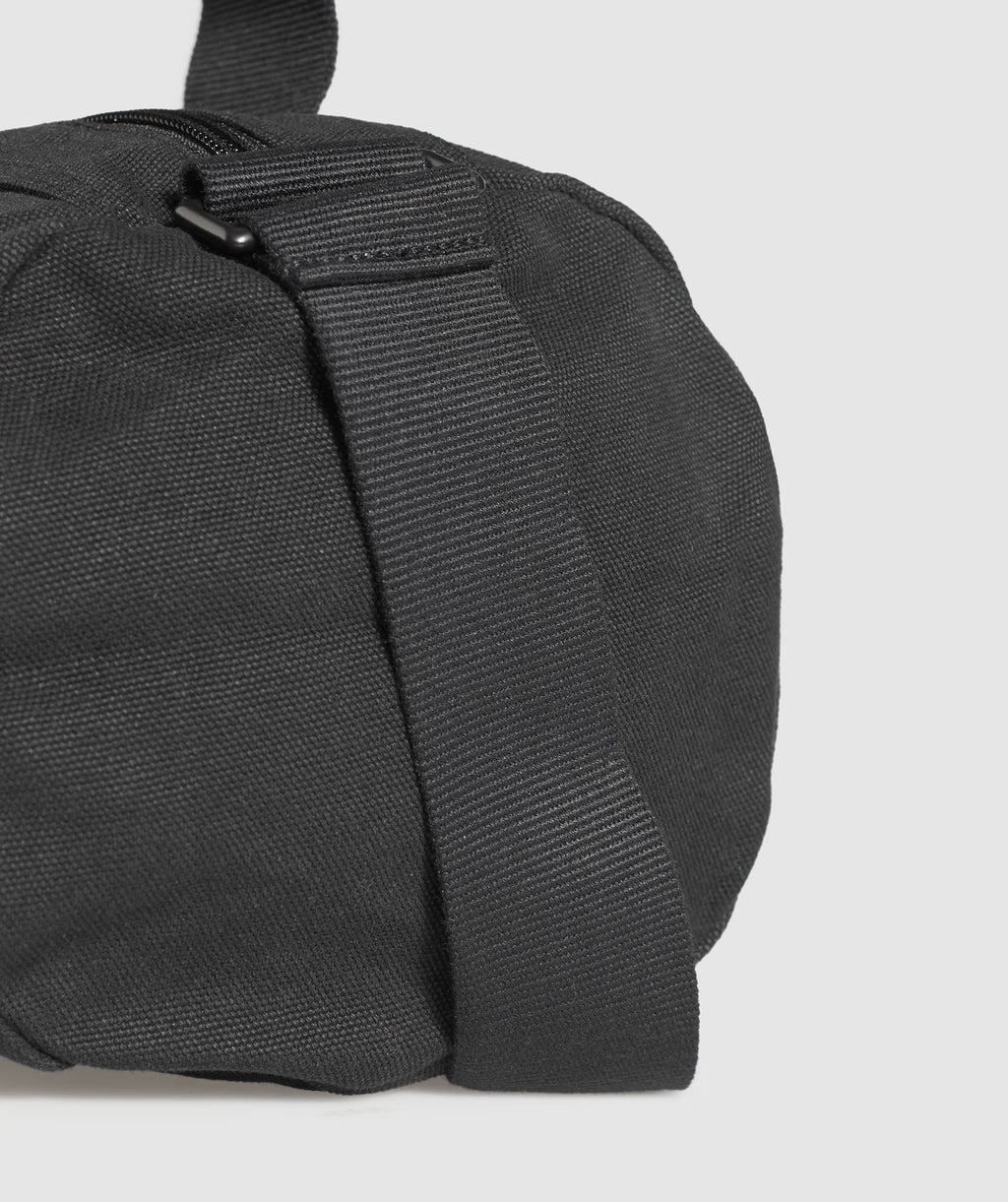 gymshark-power-small-holdall-black-asphalt-grey-ss25