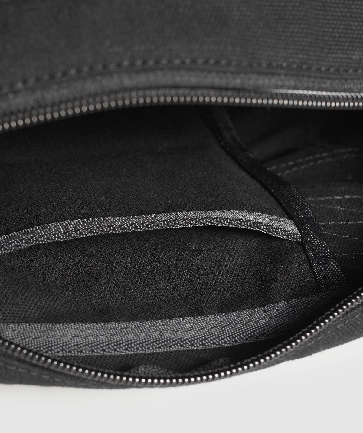 gymshark-power-small-holdall-black-asphalt-grey-ss25
