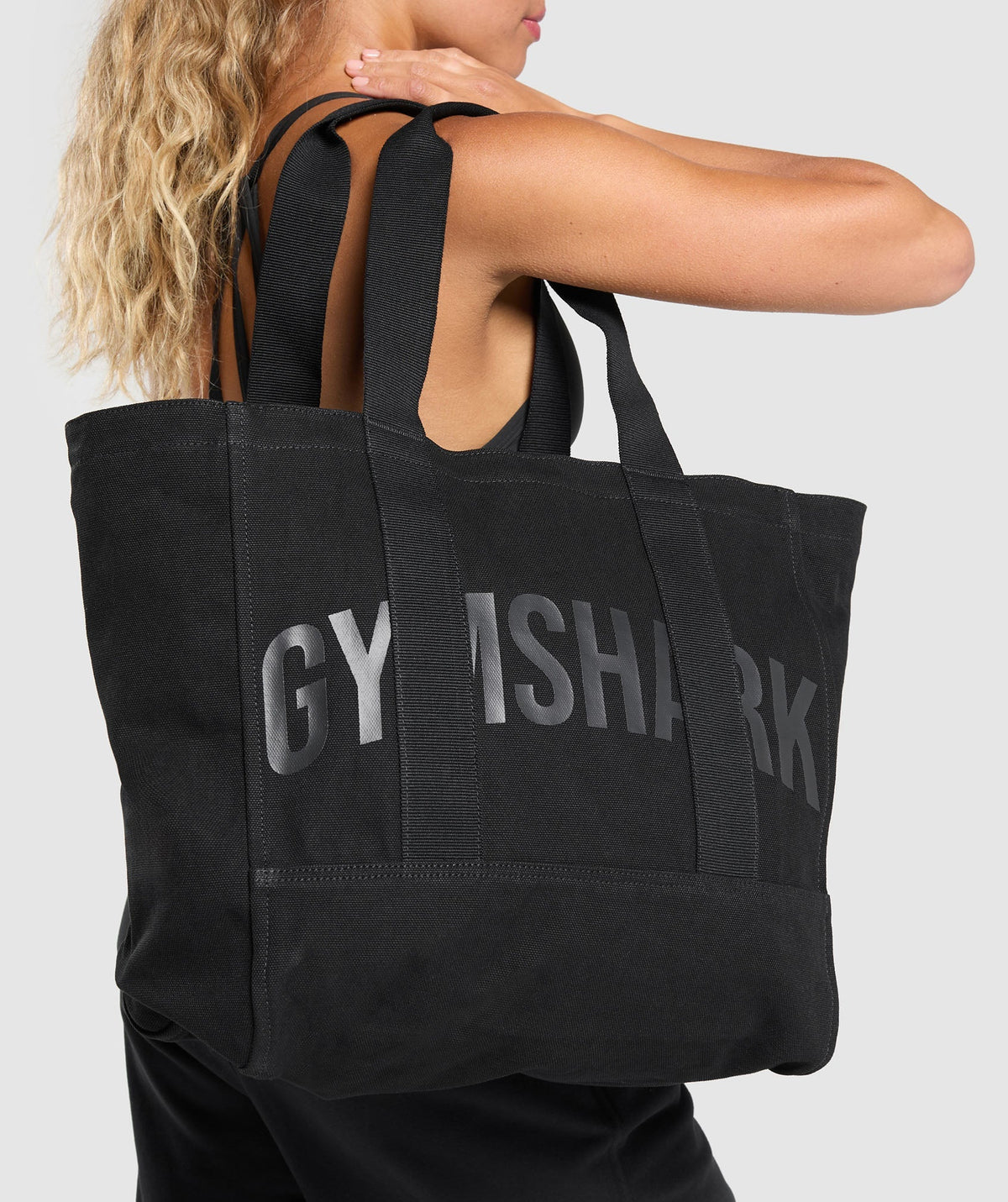 gymshark-power-tote-bag-black-aw24-1