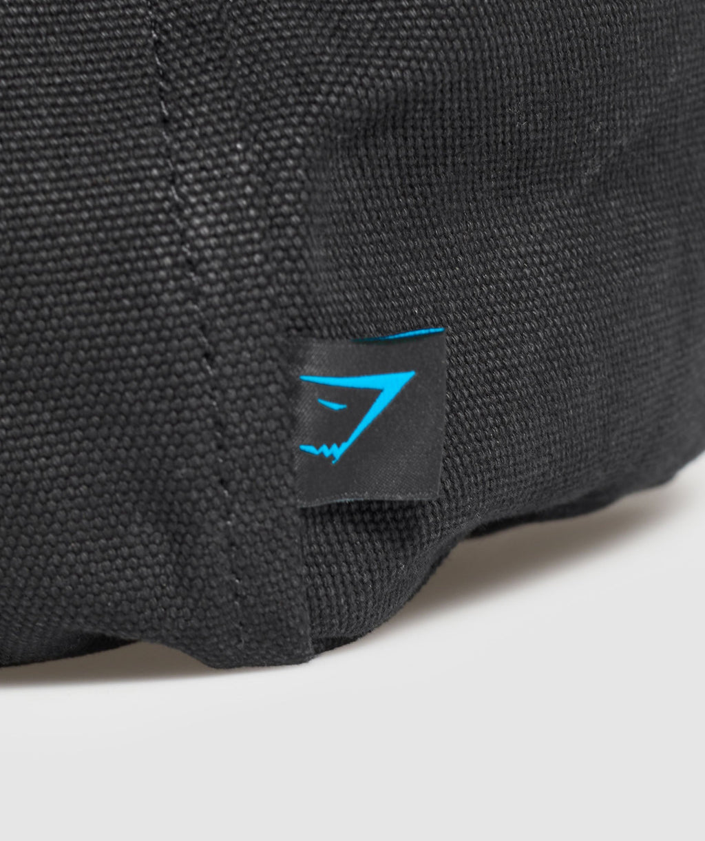 gymshark-power-tote-black-brand-blue-ss25