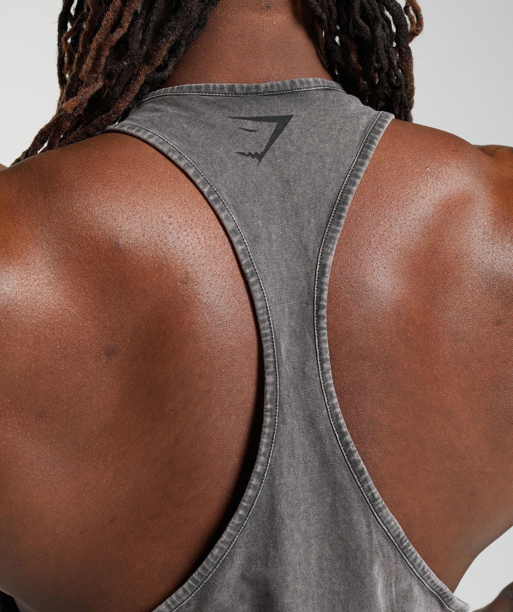 gymshark-power-washed-stringer-onyx-grey-ss24