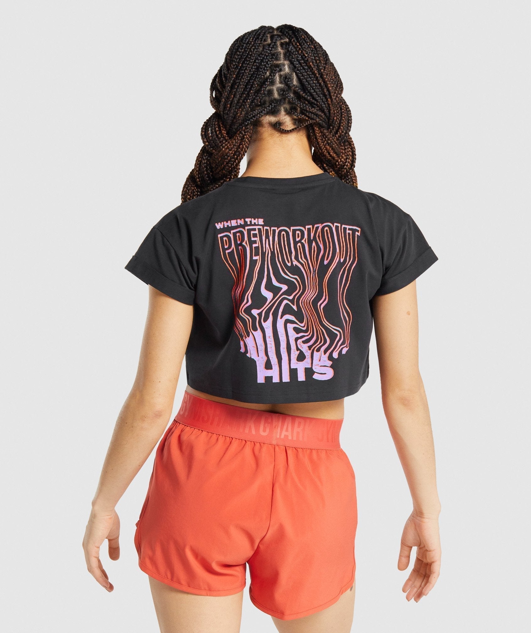 gymshark-pre-workout-graphic-crop-tee-black-aw21