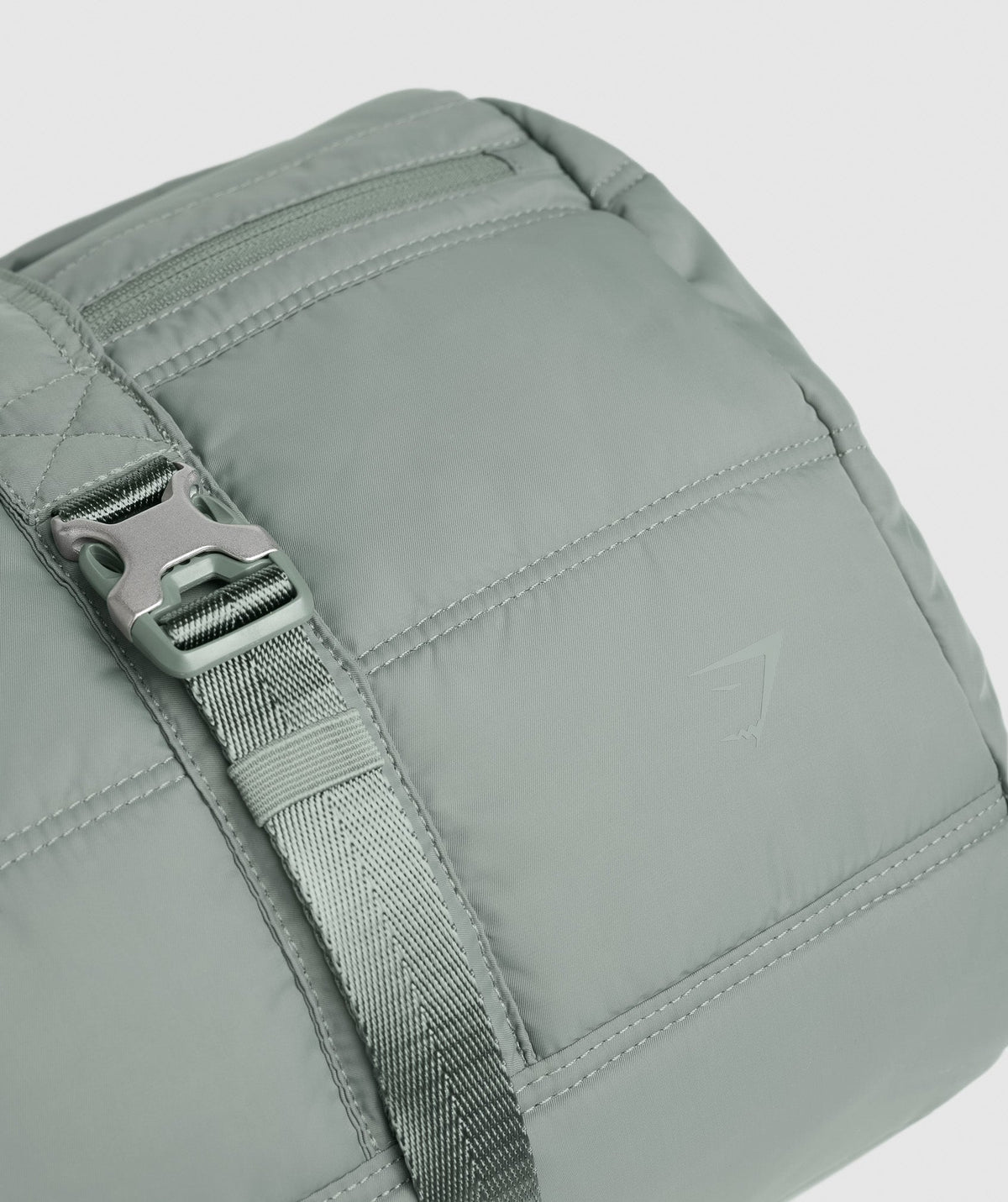 gymshark-premium-lifestyle-barrel-bag-dusk-green-aw23