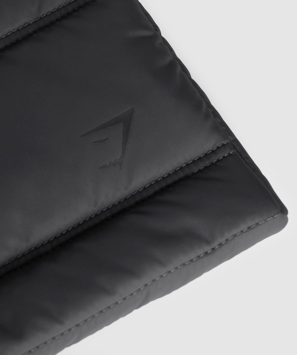gymshark-premium-lifestyle-laptop-sleeve-13-onyx-grey-aw23