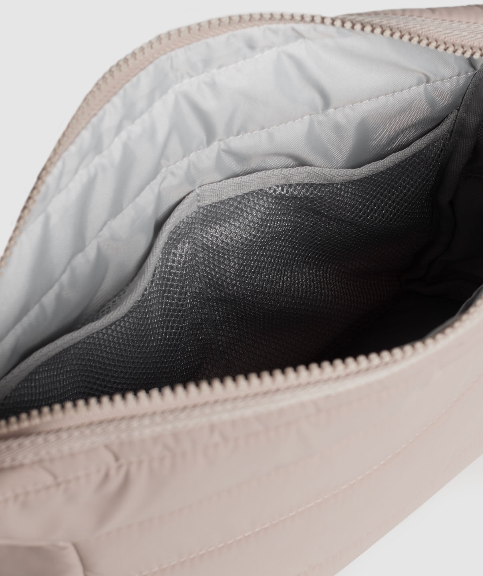 gymshark-premium-lifestyle-washbag-stone-pink-aw23