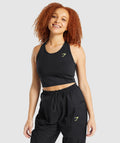 gymshark-pulse-crop-tank-black-aw21
