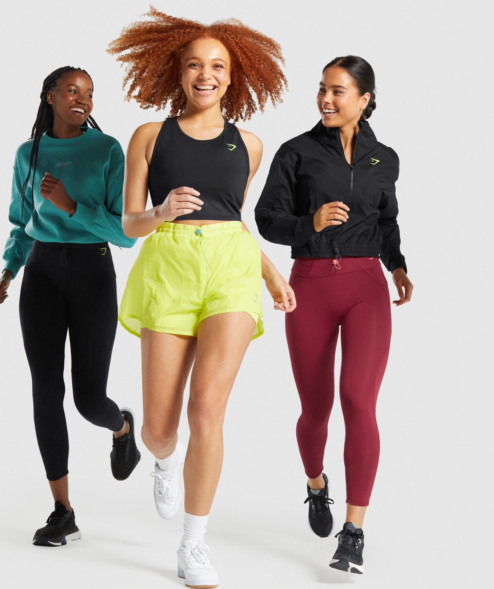 gymshark-pulse-crop-tank-black-aw21