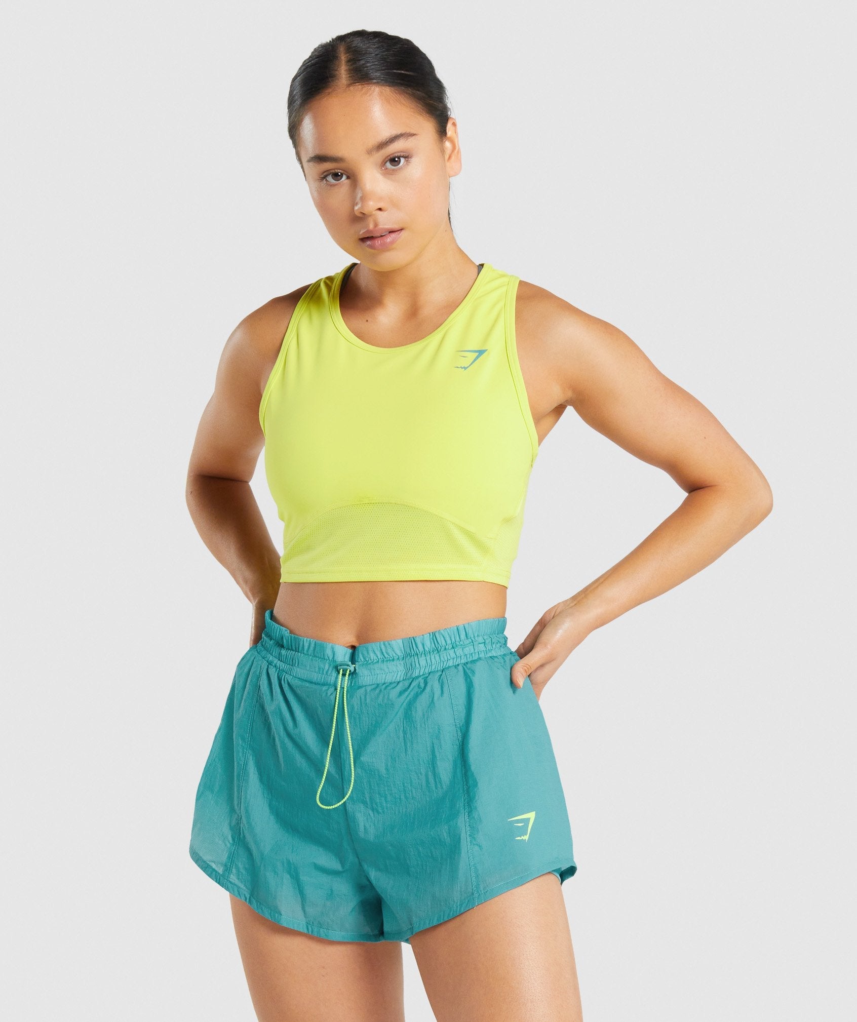 gymshark-pulse-crop-tank-yellow-aw21