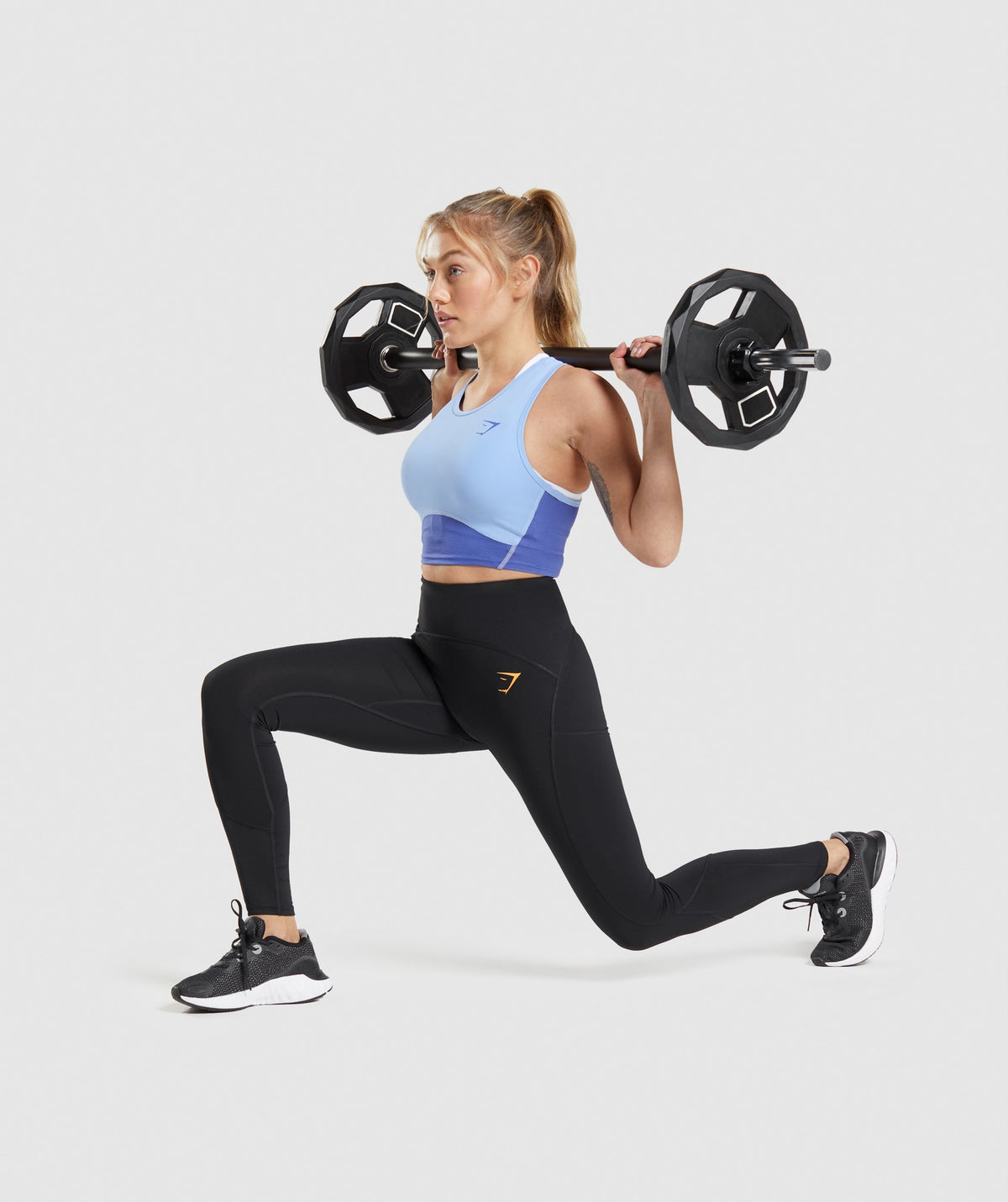 gymshark-pulse-crop-tank-moonstone-blue-court-blue-ss22