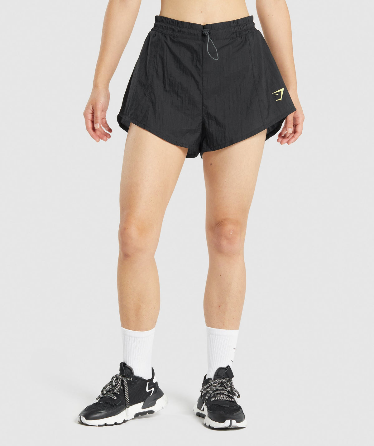 gymshark-pulse-2-in-1-shorts-black-aw21
