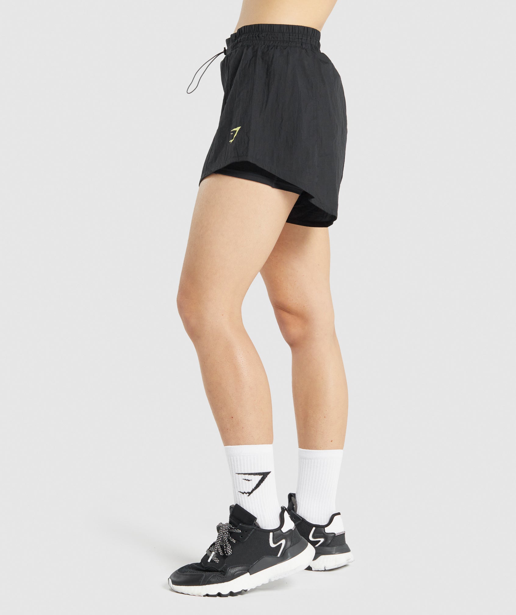 gymshark-pulse-2-in-1-shorts-black-aw21