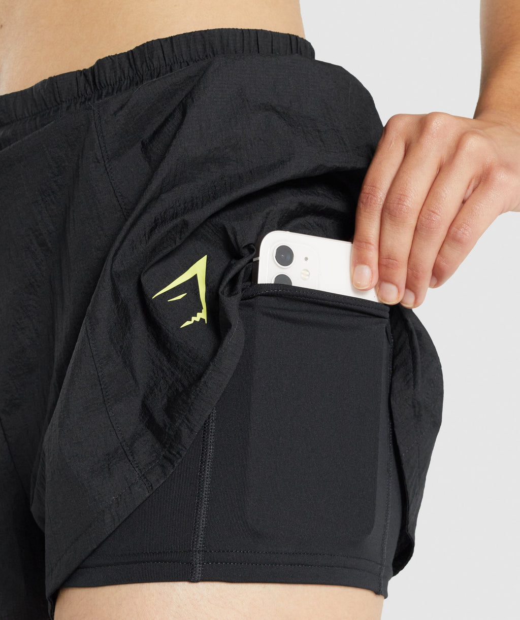 gymshark-pulse-2-in-1-shorts-black-aw21