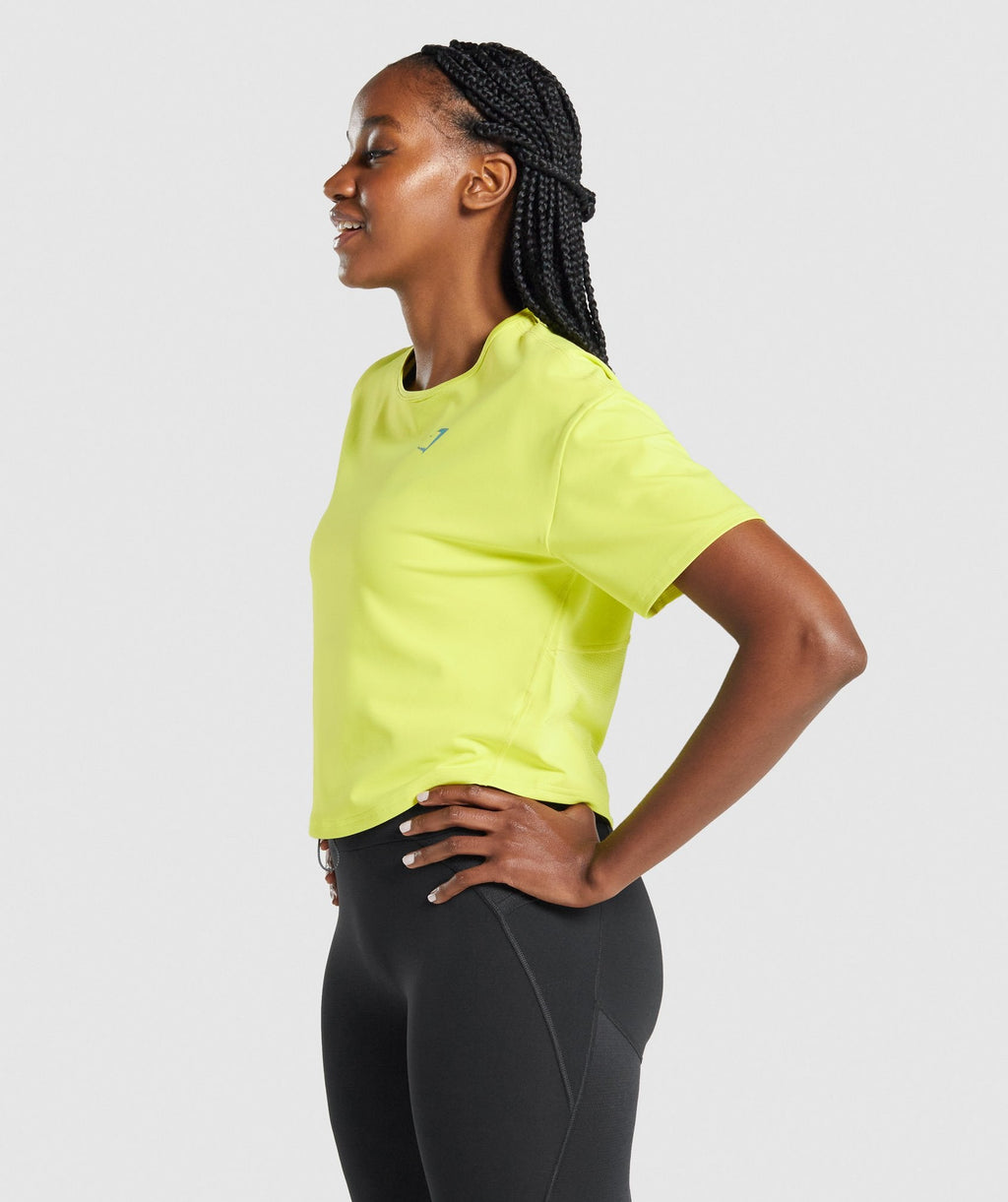 gymshark-pulse-t-shirt-yellow-aw21