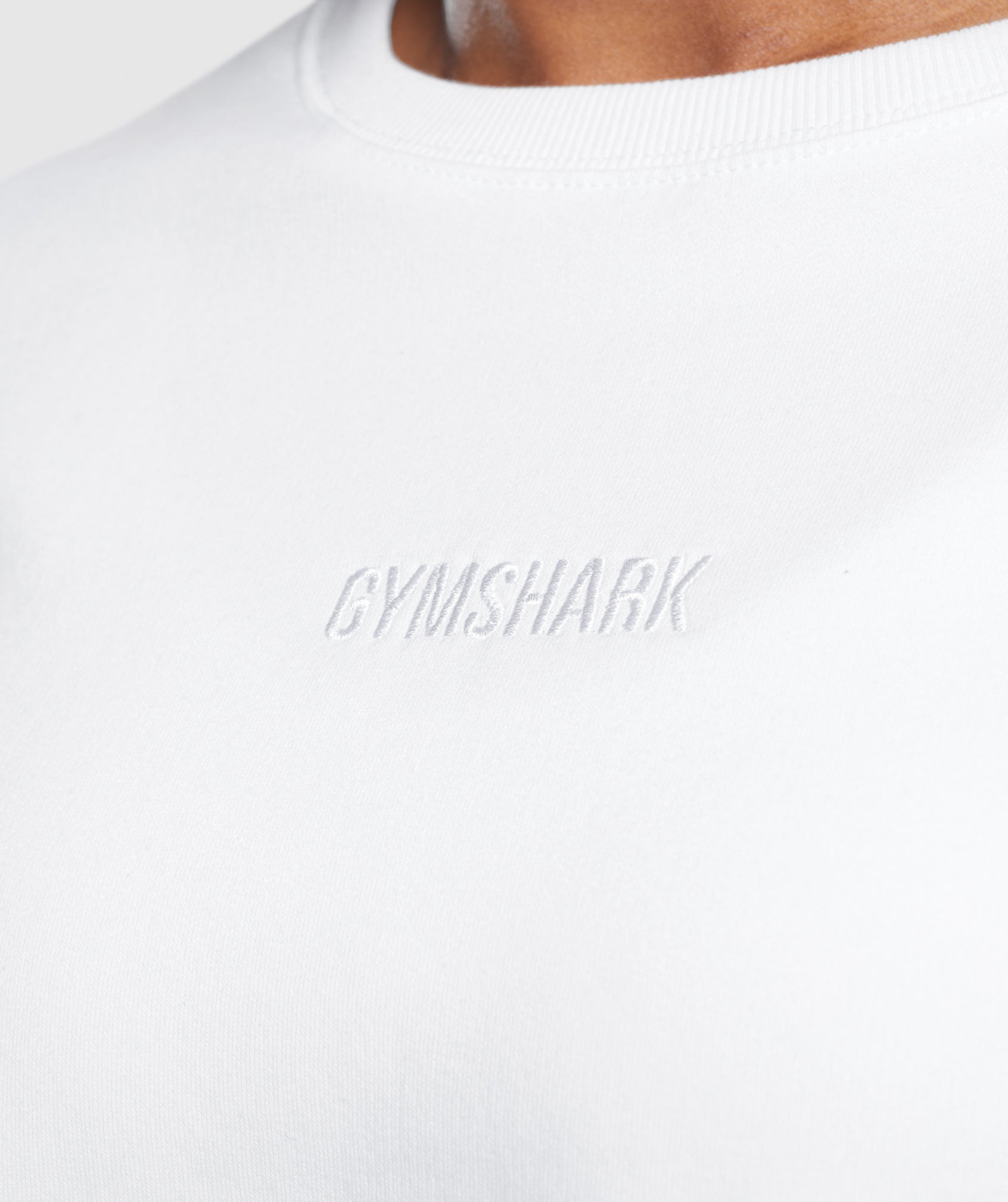 gymshark-pulse-pullover-white-aw23