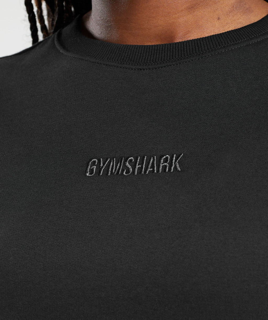 gymshark-pulse-pullover-black-aw23