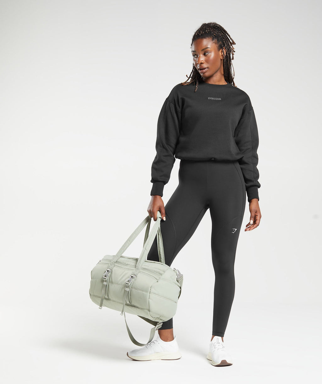 gymshark-pulse-pullover-black-aw23