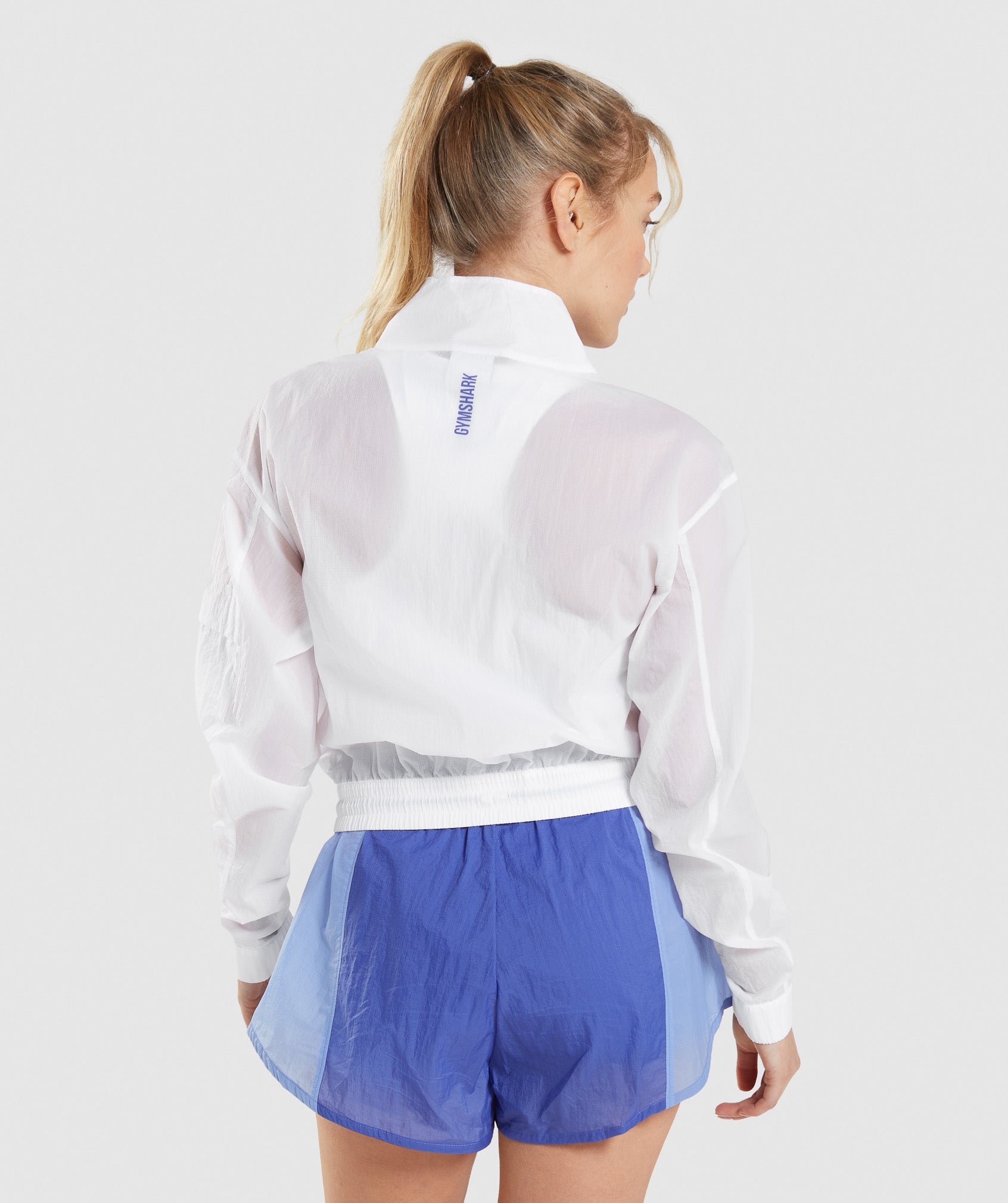 gymshark-pulse-woven-jacket-white-ss22