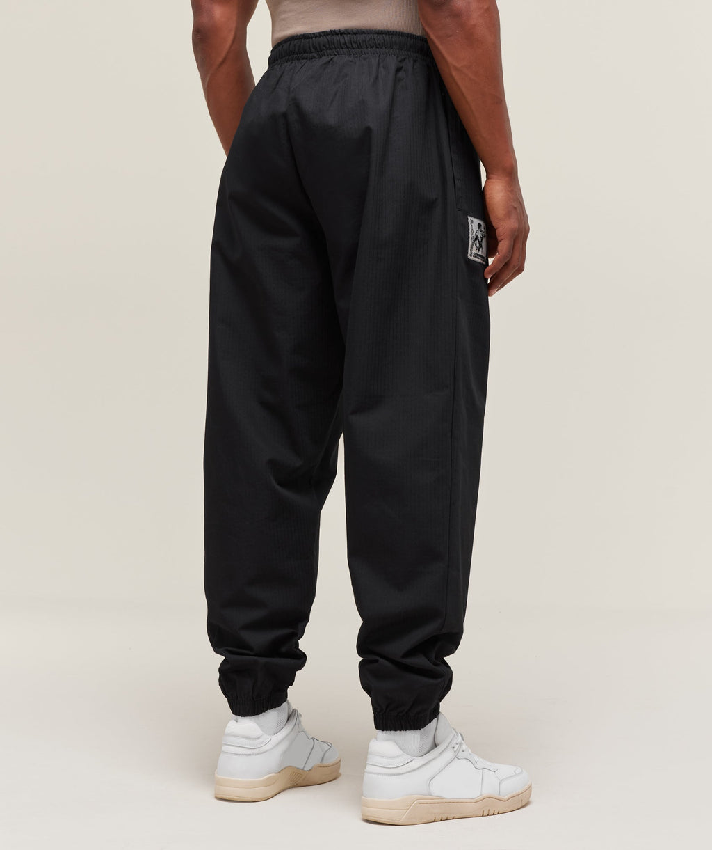 gymshark-pumper-pants-black-ss24
