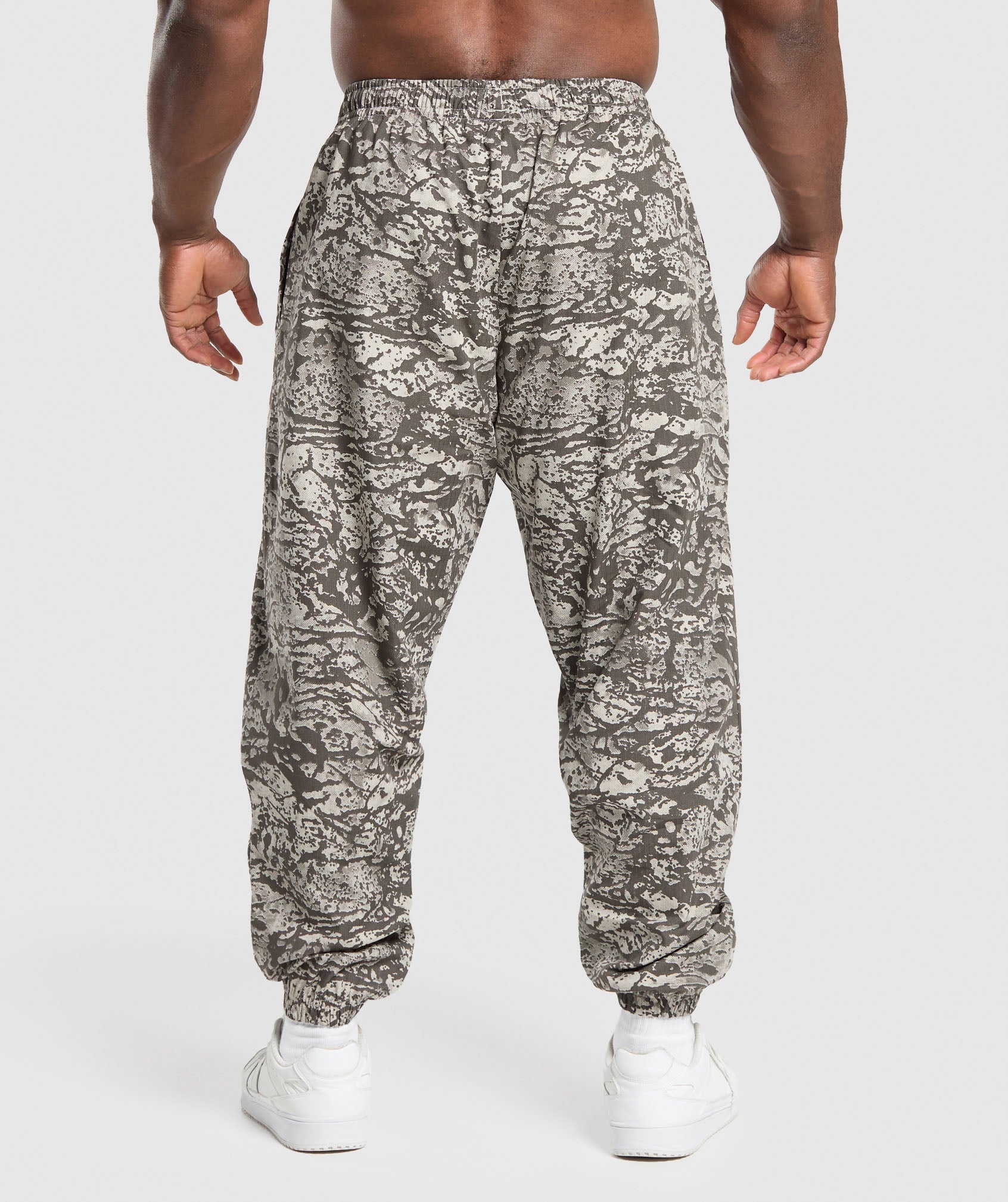 gymshark-ripstop-pumper-pants-pebble-grey-ss25