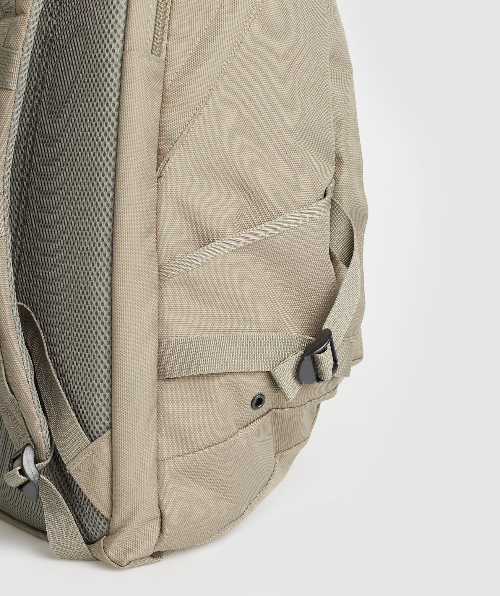 gymshark-pursuit-backpack-brown-aw23