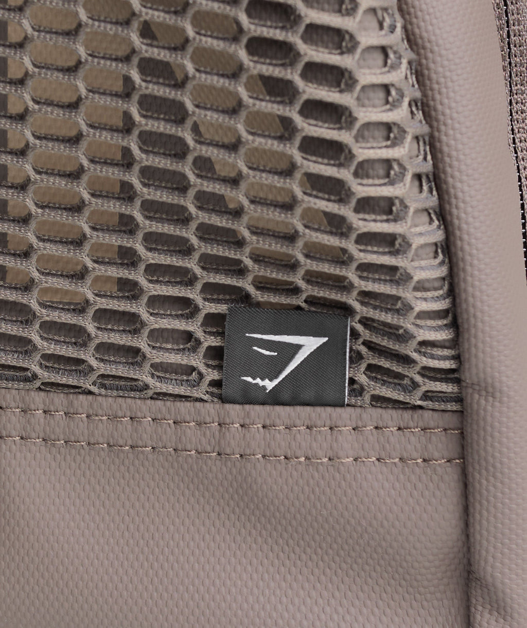 gymshark-pursuit-duffle-bag-camo-brown-cement-brown-aw24