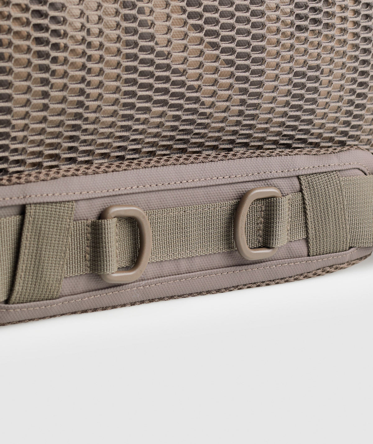 gymshark-pursuit-duffle-bag-camo-brown-cement-brown-aw24