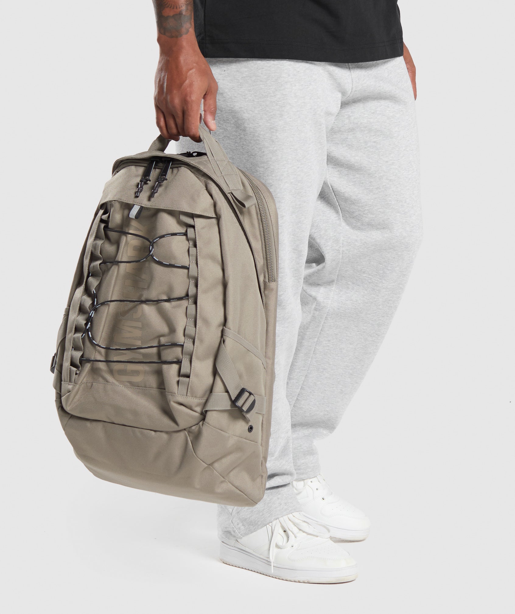 gymshark-pursuit-backpack-brown-aw23