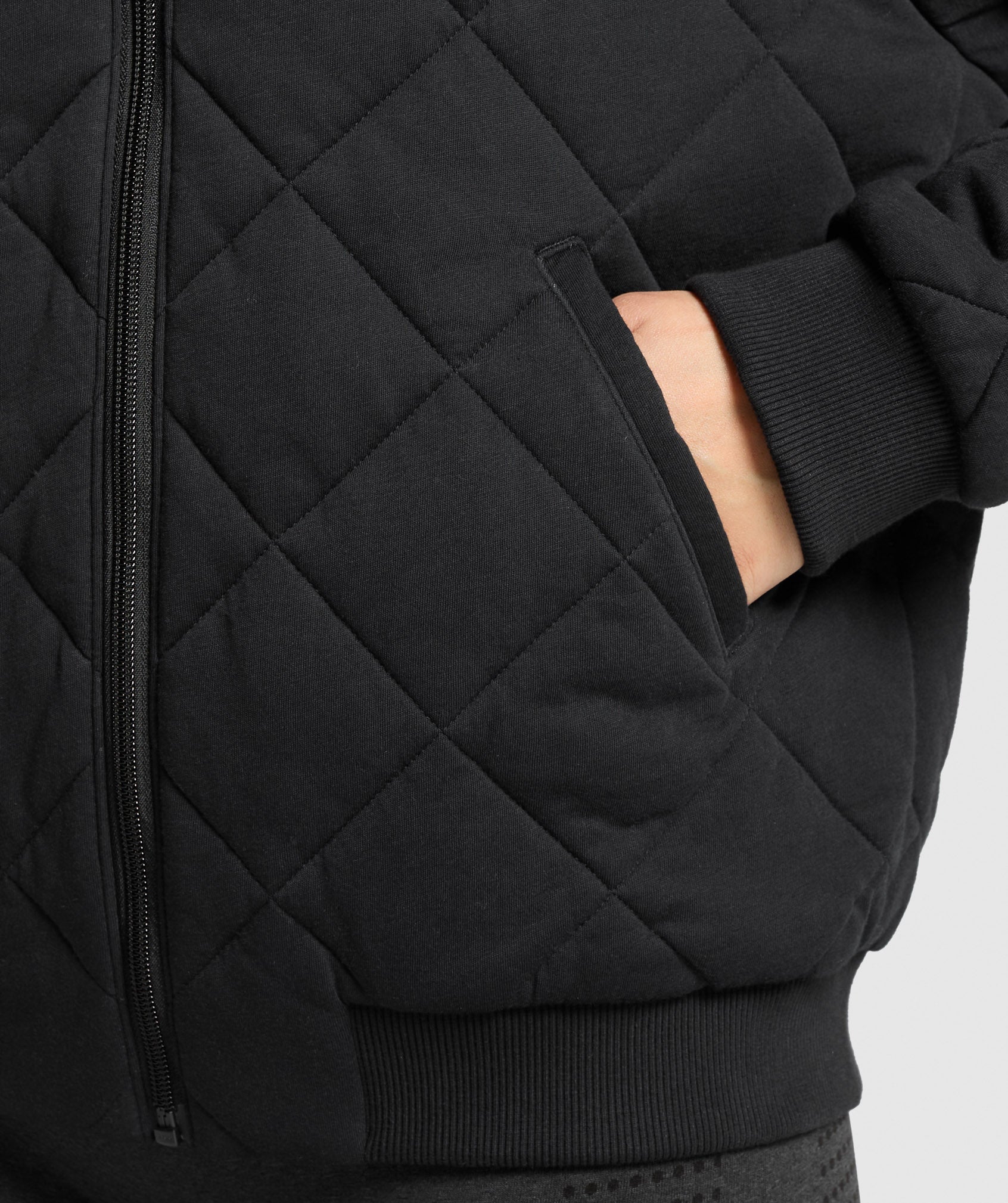 gymshark-quilted-zip-through-black-aw24
