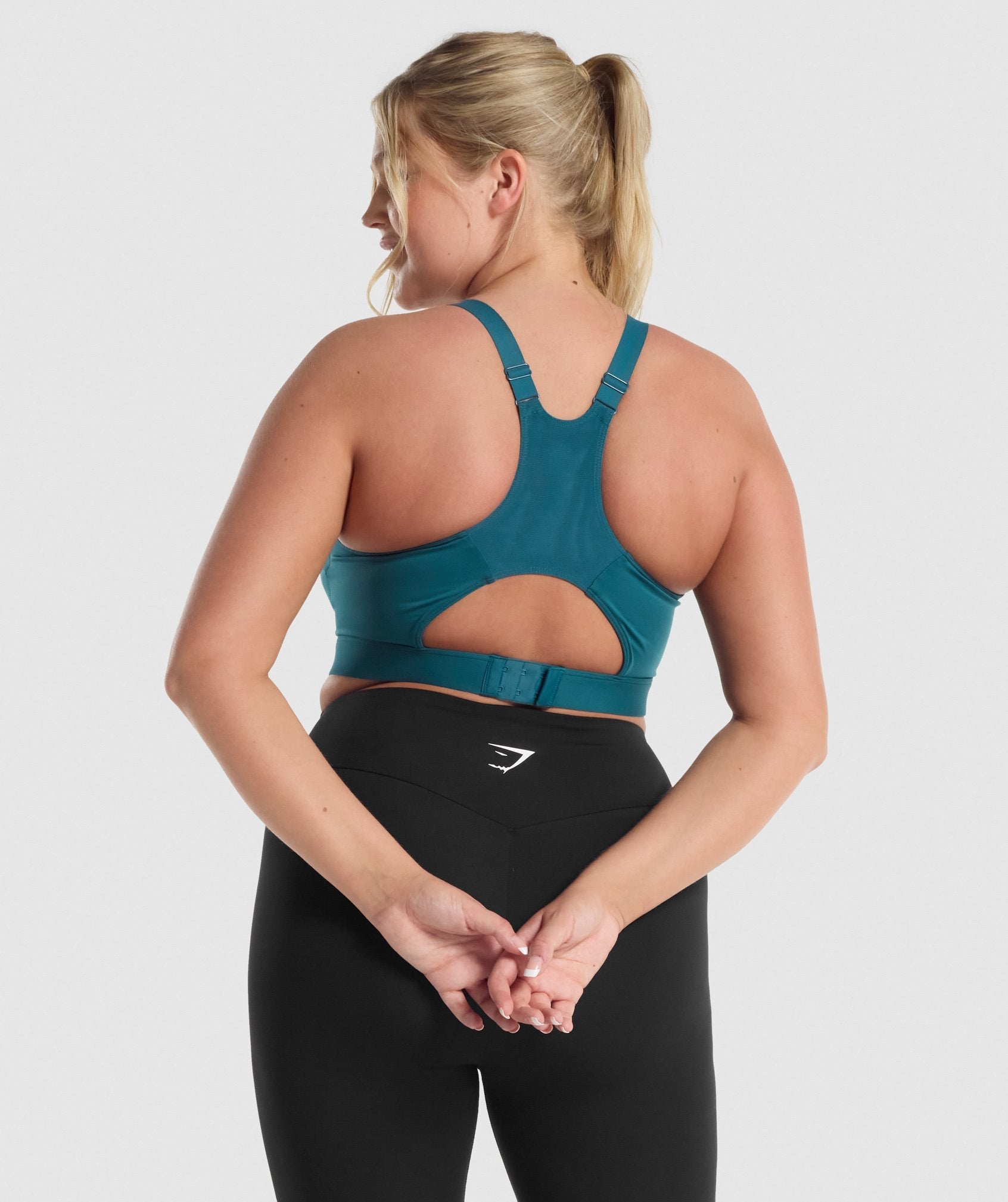 gymshark-racer-back-training-sports-bra-niagara-teal