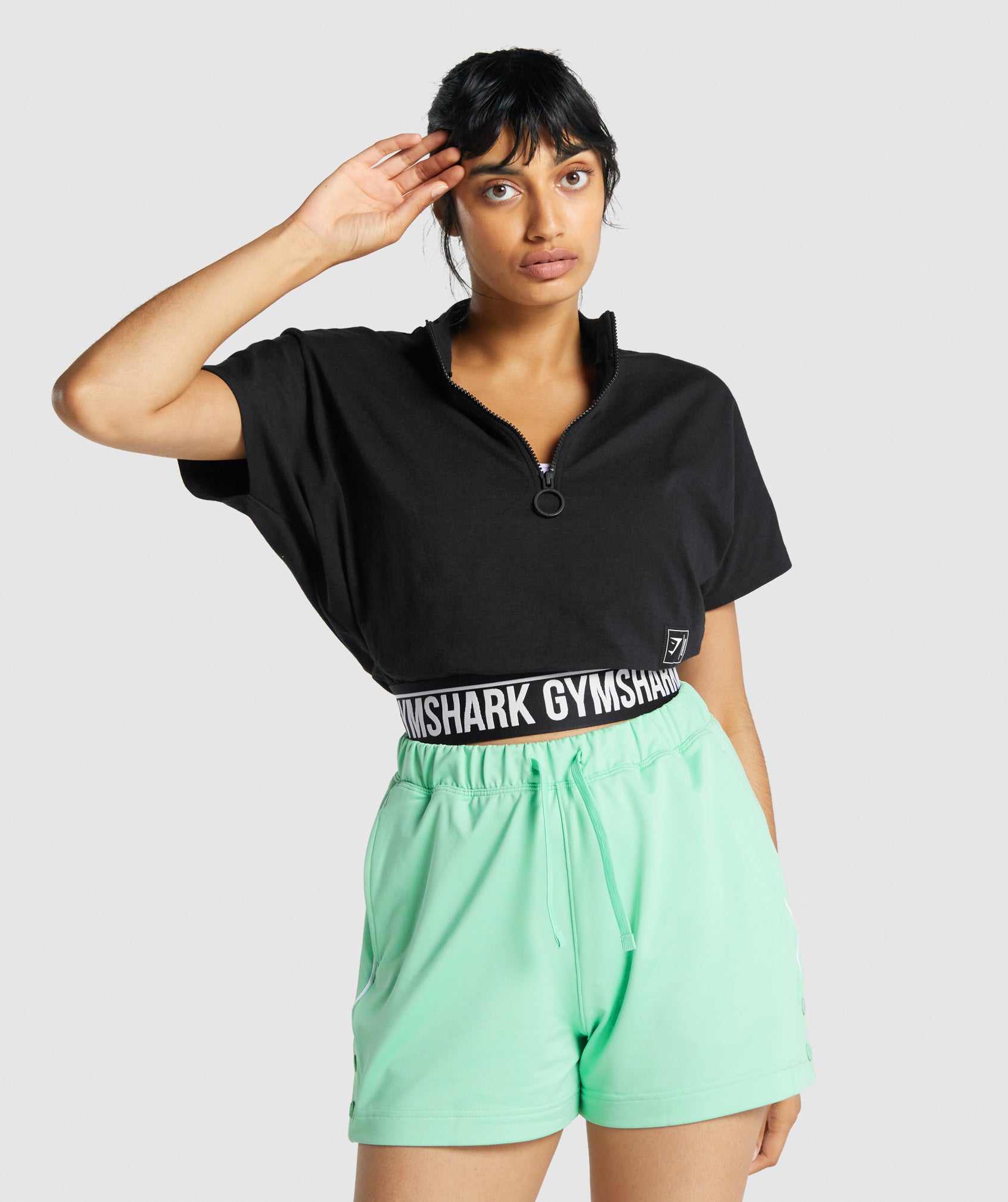 gymshark-recess-crop-1-2-zip-tee-black