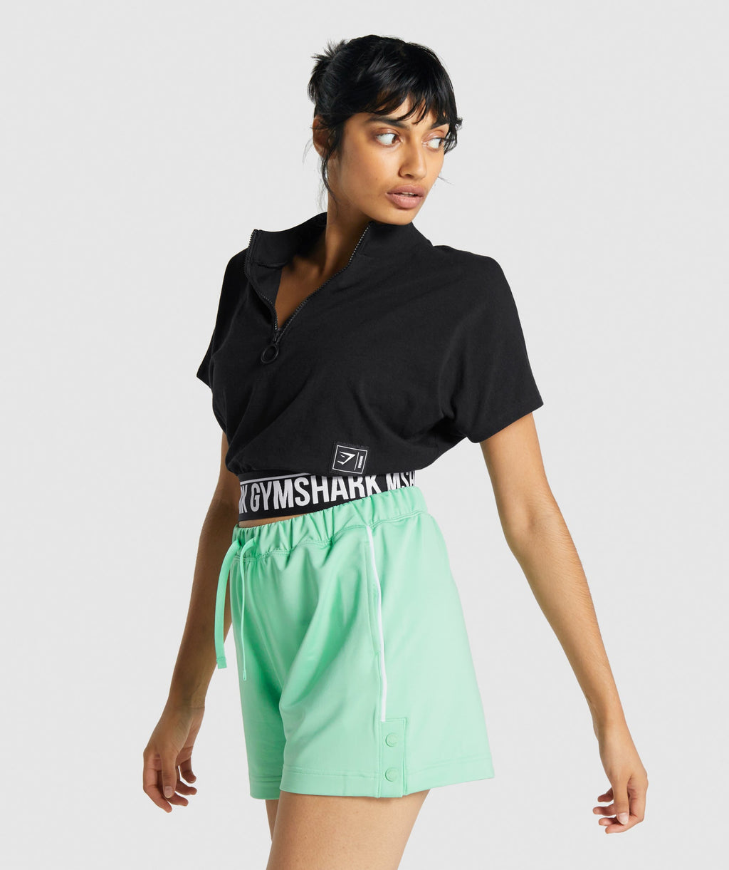 gymshark-recess-crop-1-2-zip-tee-black