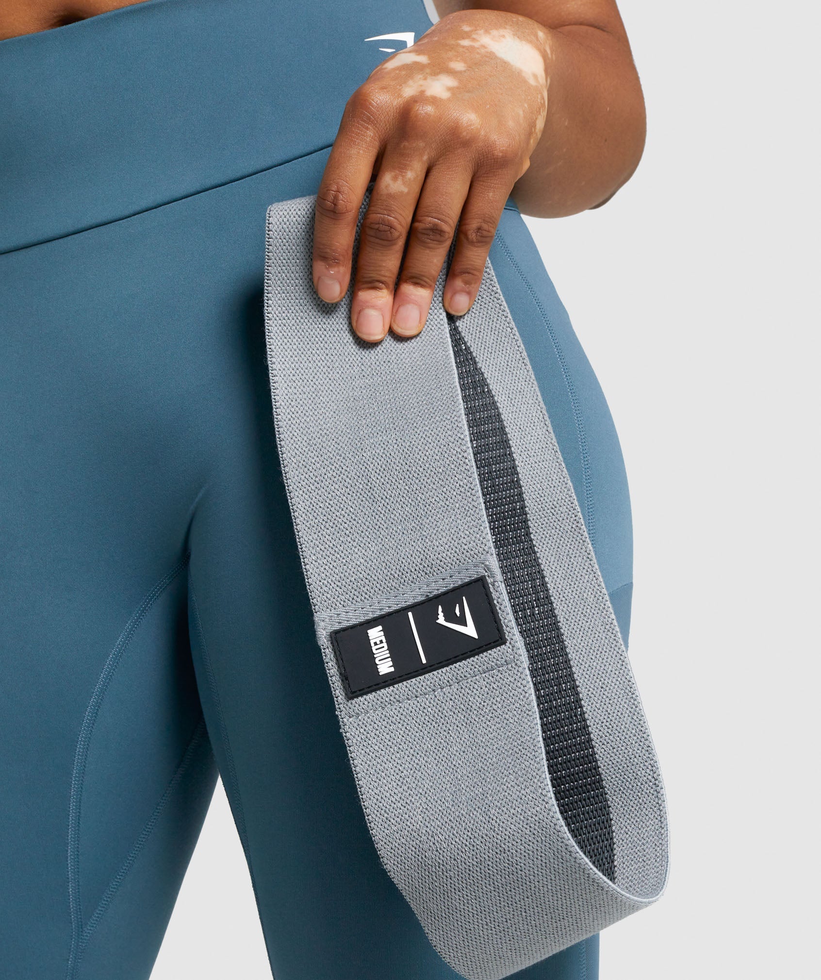 gymshark-medium-resistance-band-grey