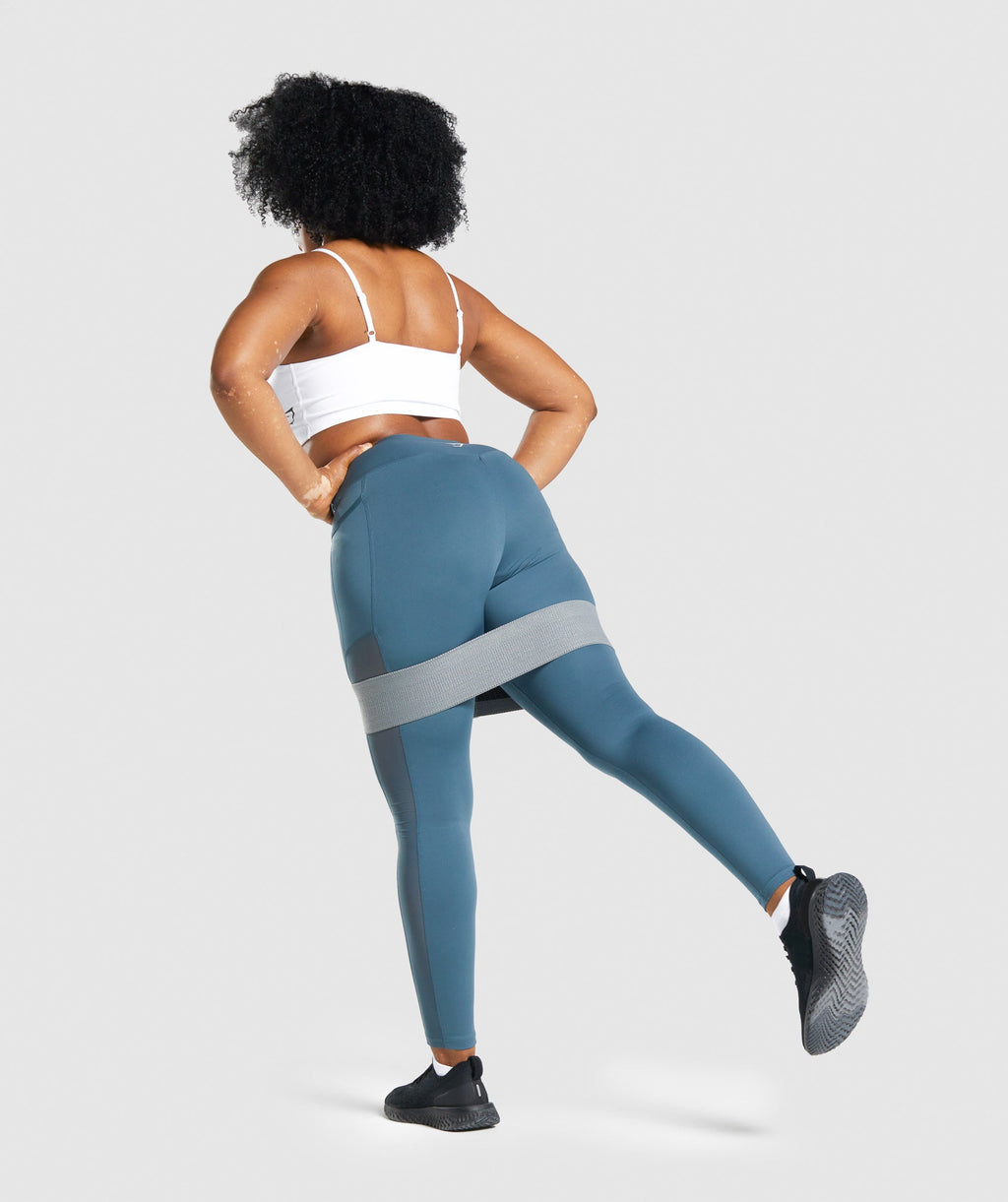 gymshark-medium-resistance-band-grey