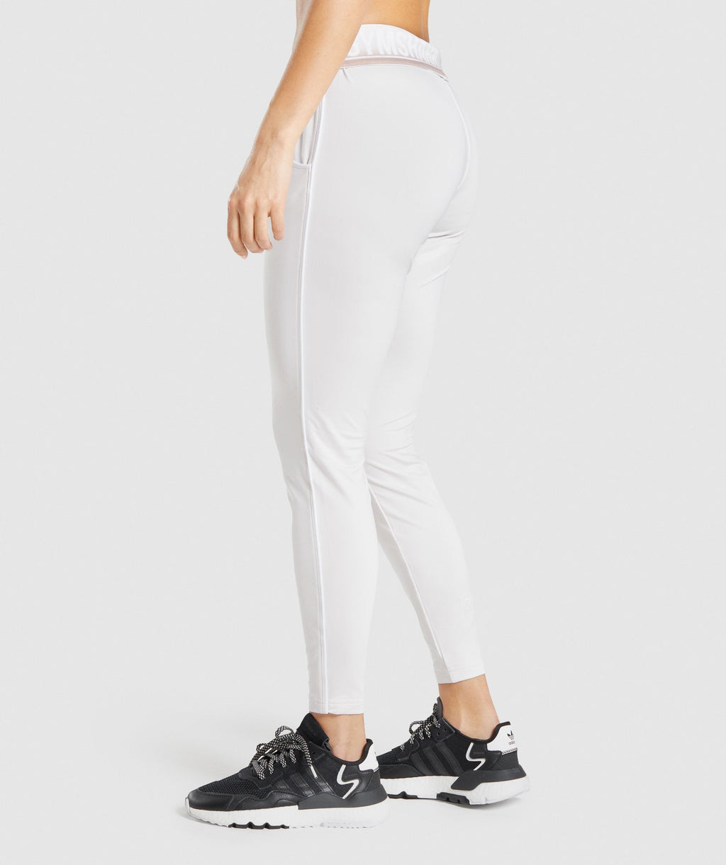 gymshark-recess-joggers-creame